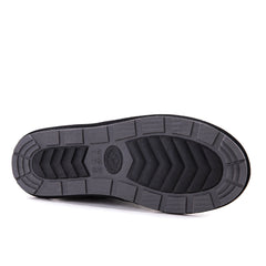 Black Auzland premium short classic Australian-made UGG boots for women, cosy sheepskin-lined shoes with a casual style.