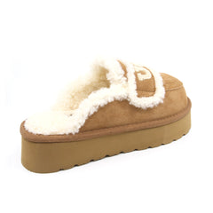 Auzland UGG shearling platform slippers in chestnut color, featuring soft shearling lining and thick cushioned sole for women.