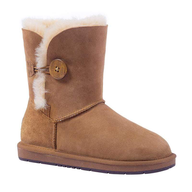 Auzland UGG Premium Short 1-Button Classic Boots in chestnut, featuring suede exterior and cosy lining for women and men.