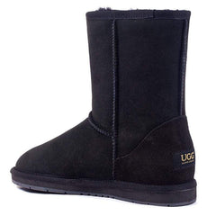 A pair of Auzland Premium Short Classic UGG Boots for women, featuring soft sheepskin material and a cosy design.
